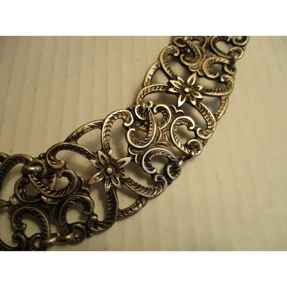 *GOTH Brushed Silver Midweight Link Belt Floral Motif main image 4